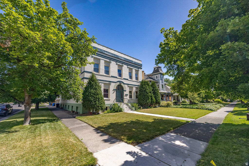 main property photo 34