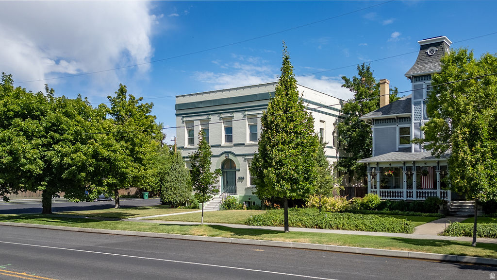 main property photo 35