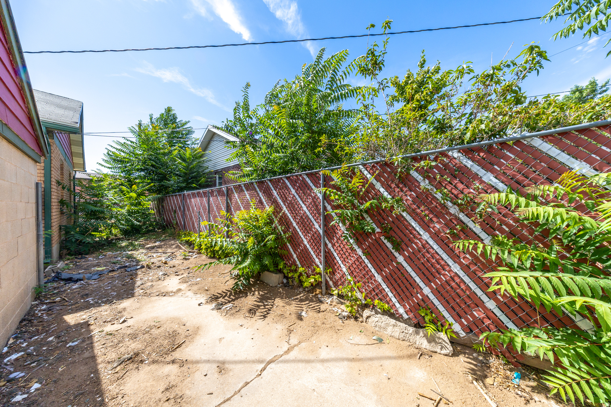 main property photo 28