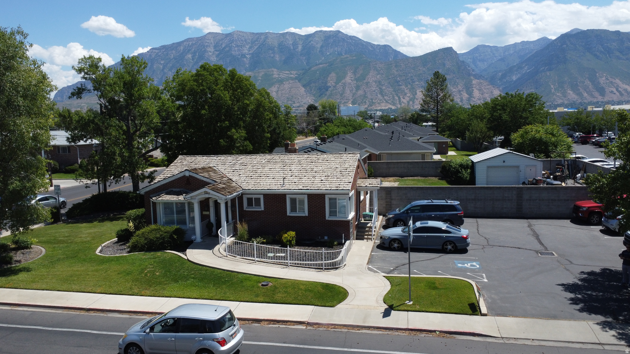 main property photo 0