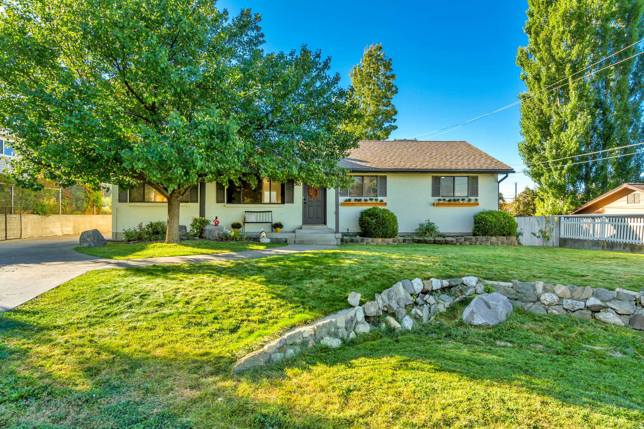 main property photo 0