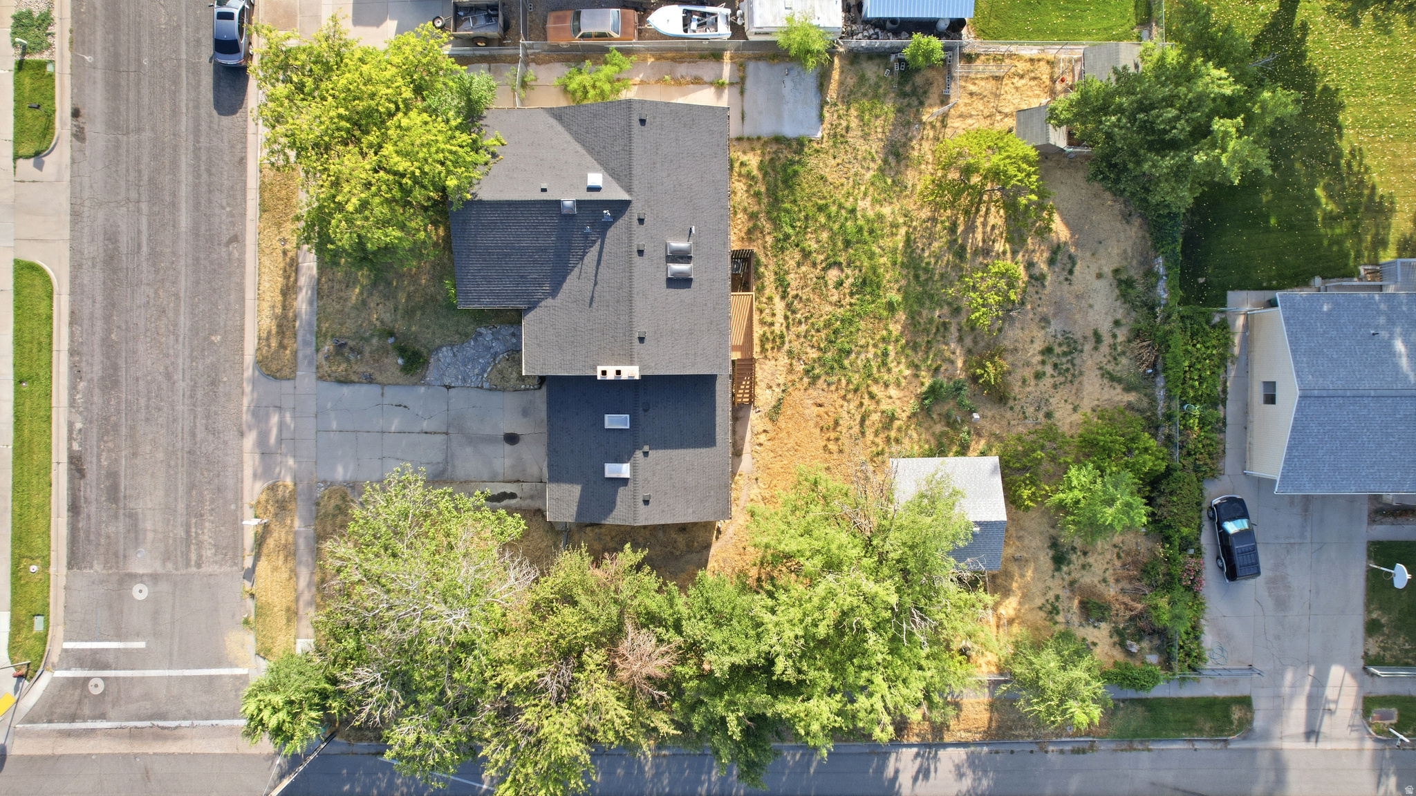 main property photo 35