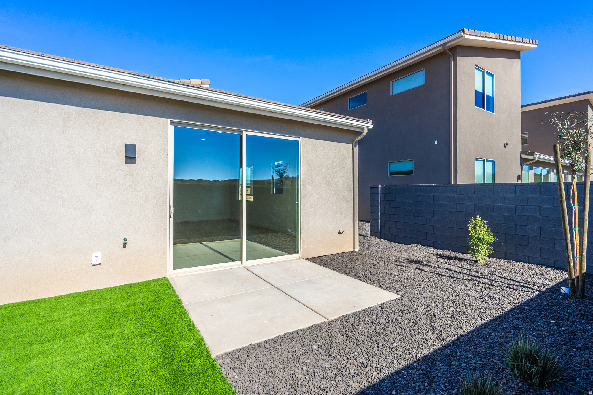 main property photo 50
