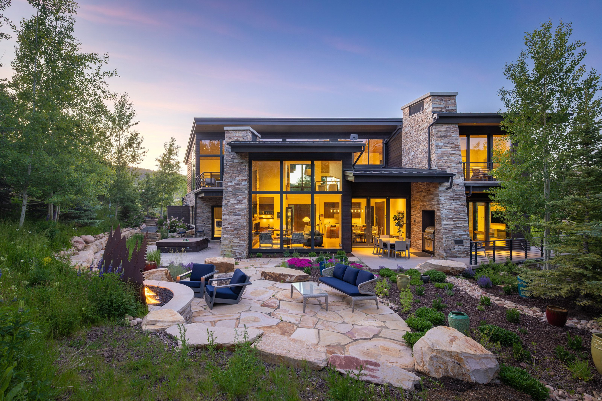 main property photo 0