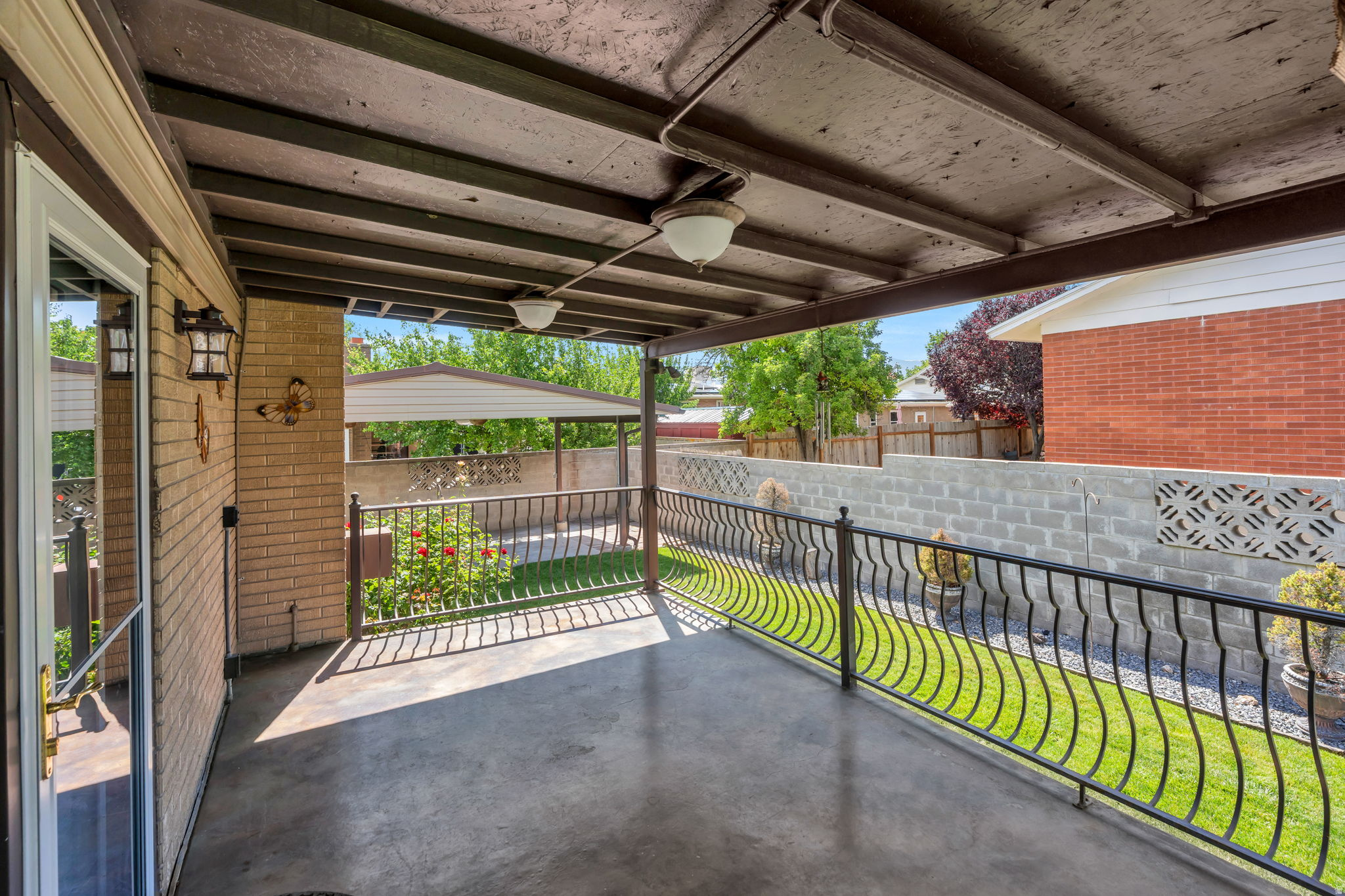 main property photo 19