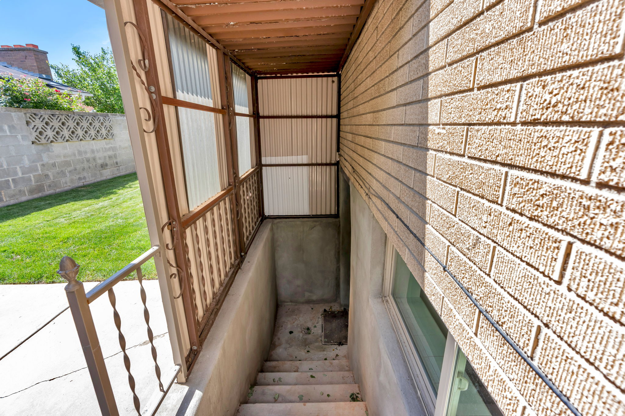 main property photo 20