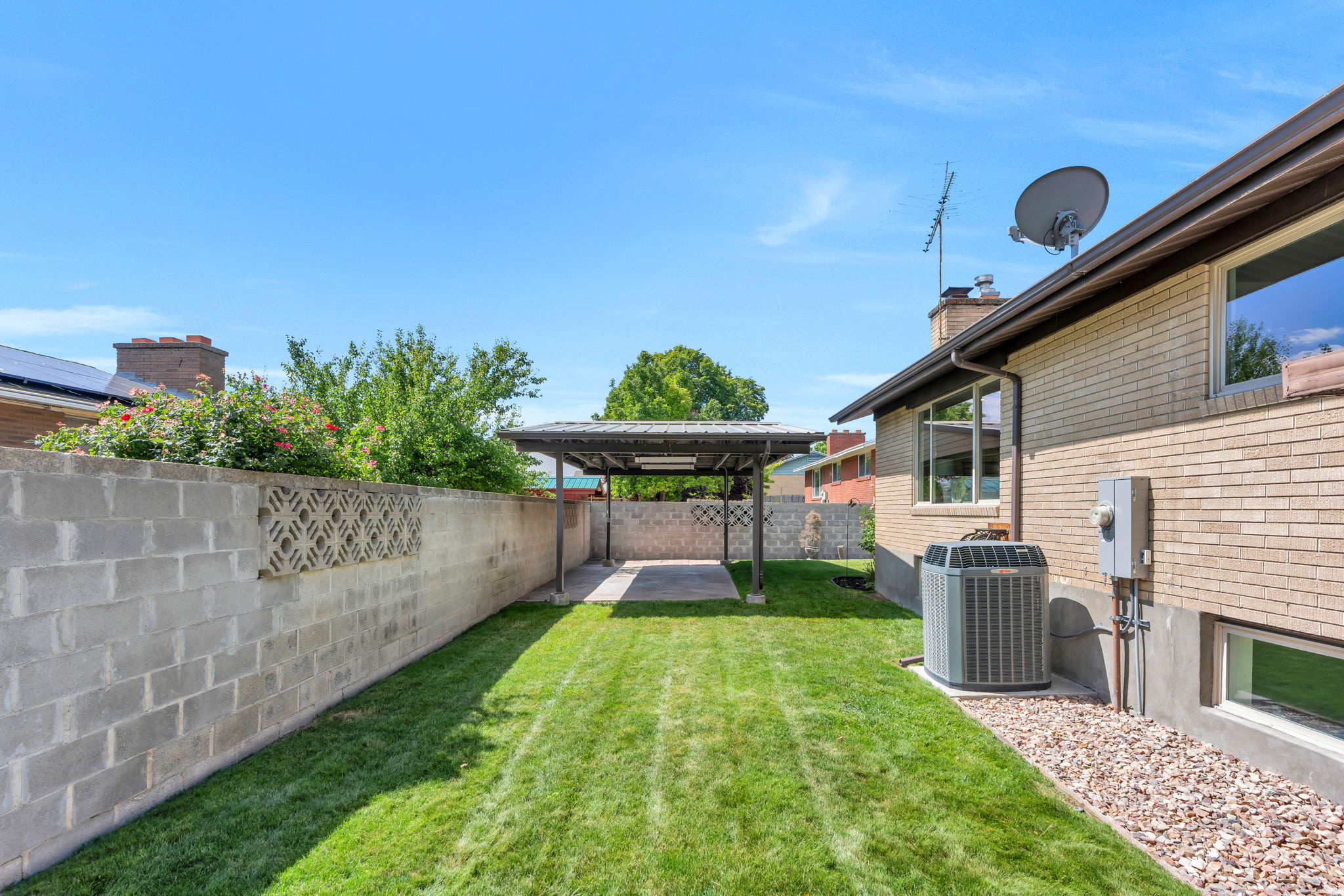 main property photo 23