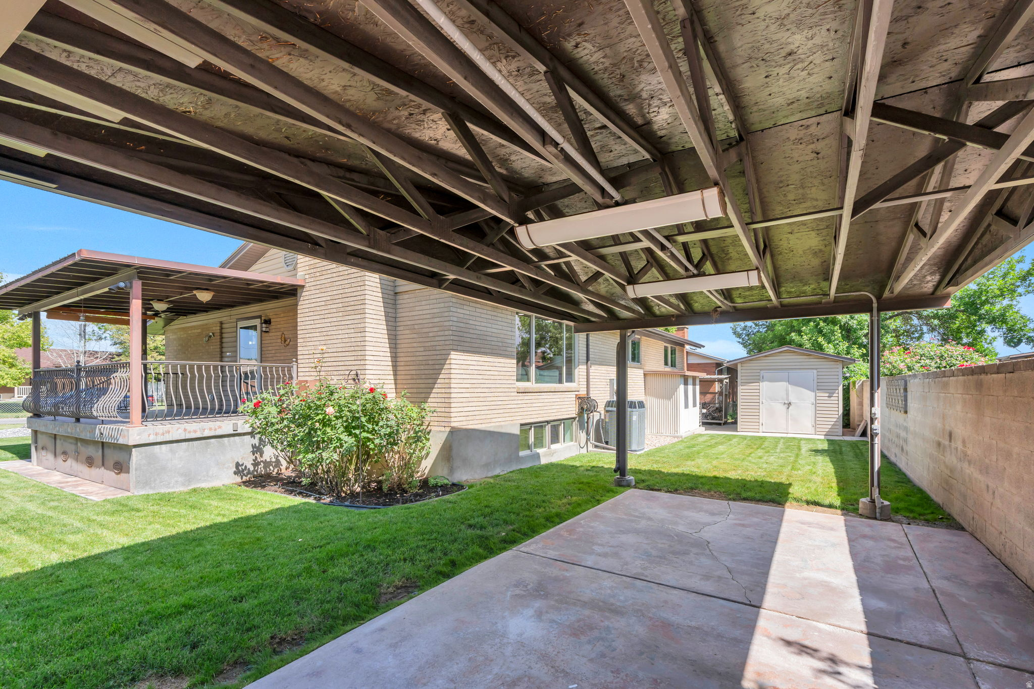 main property photo 24