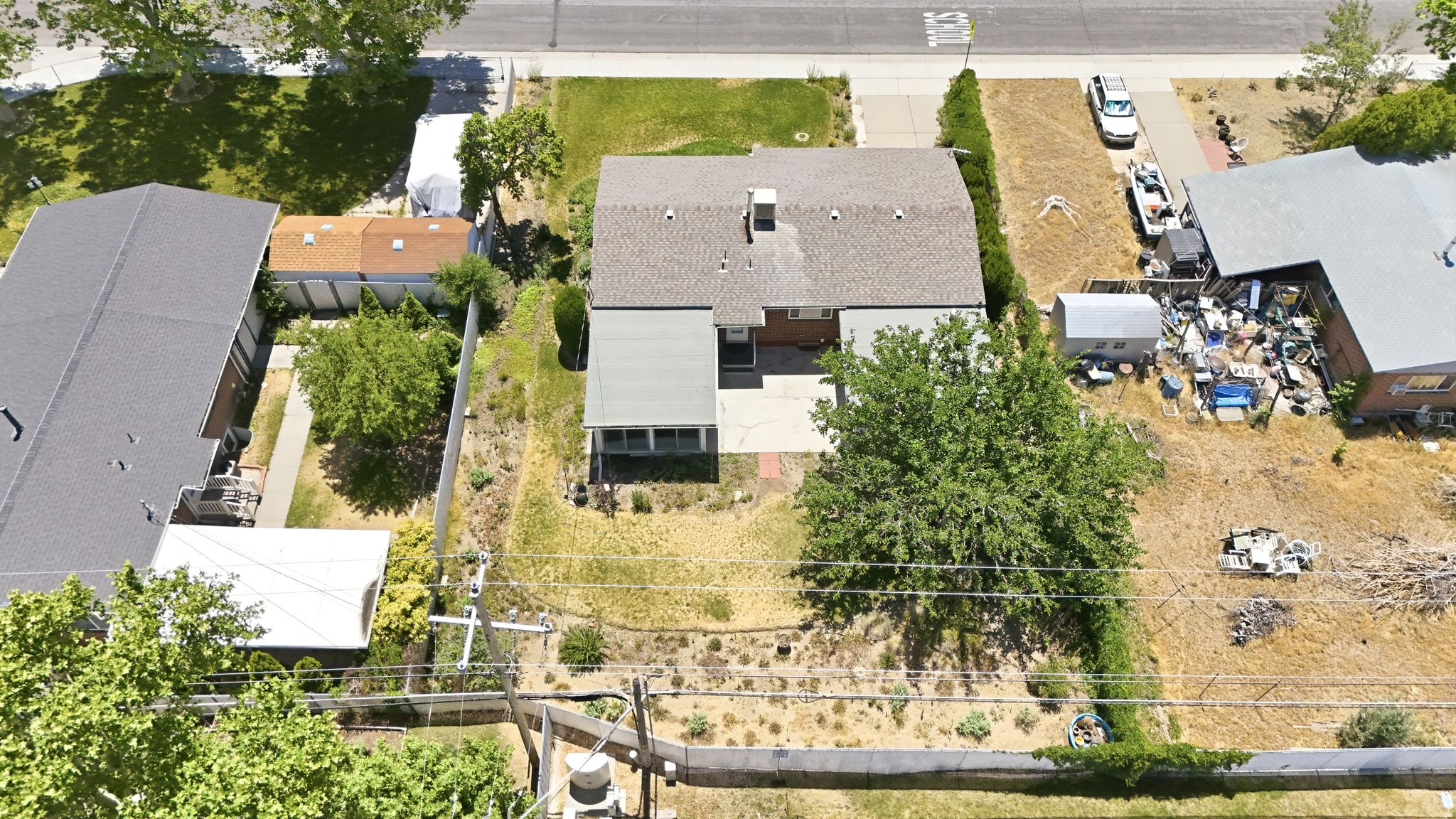 main property photo 28