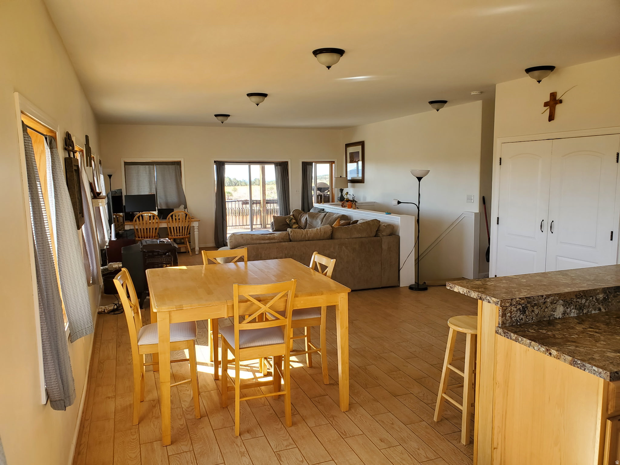 main property photo 12