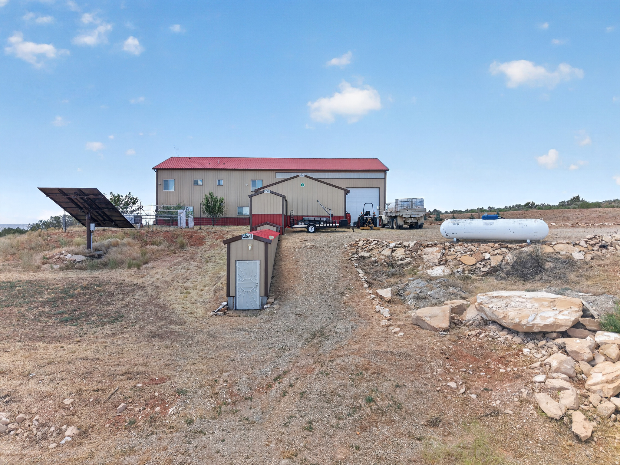 main property photo 40