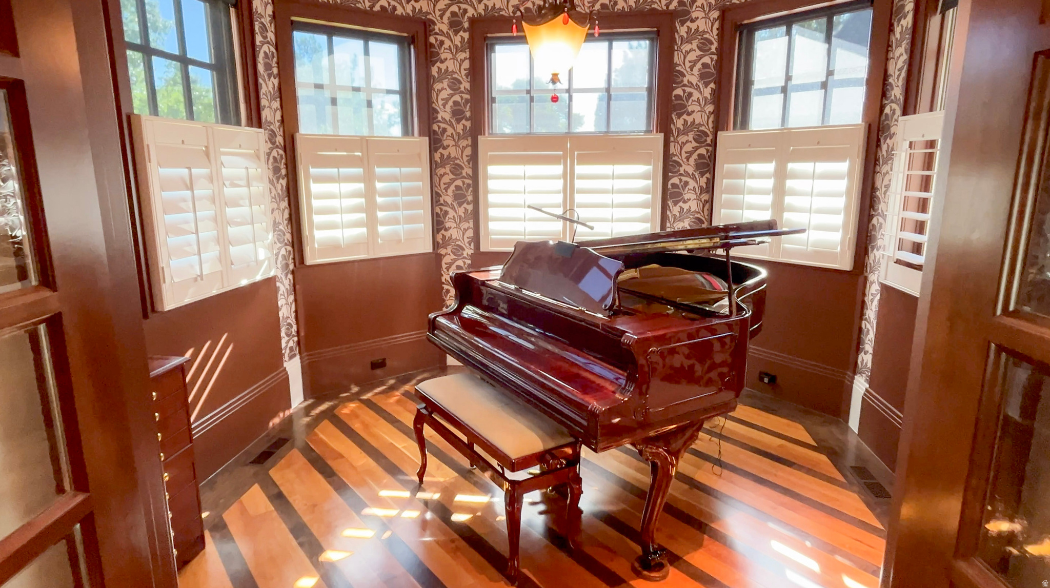 main property photo 33