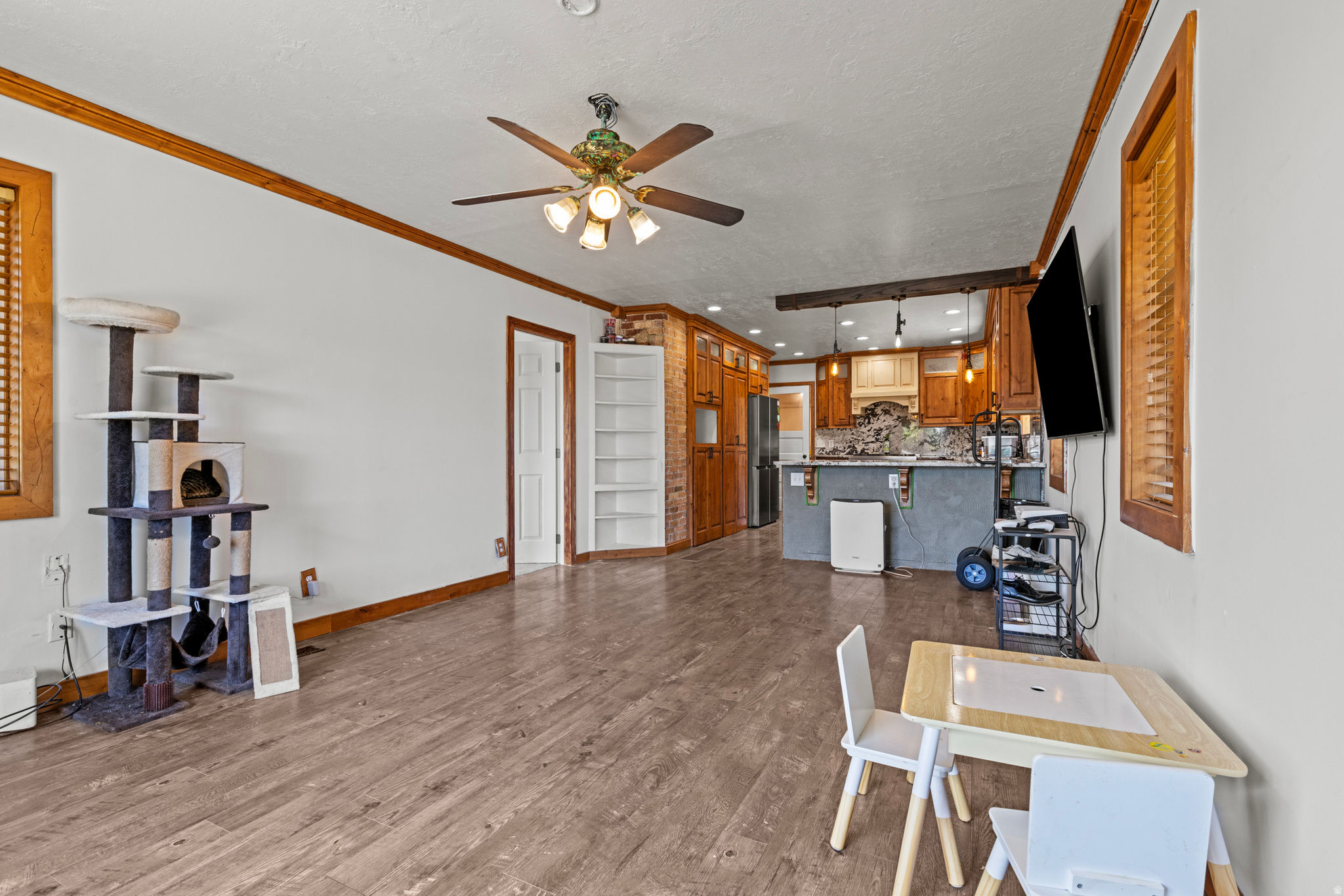 main property photo 7