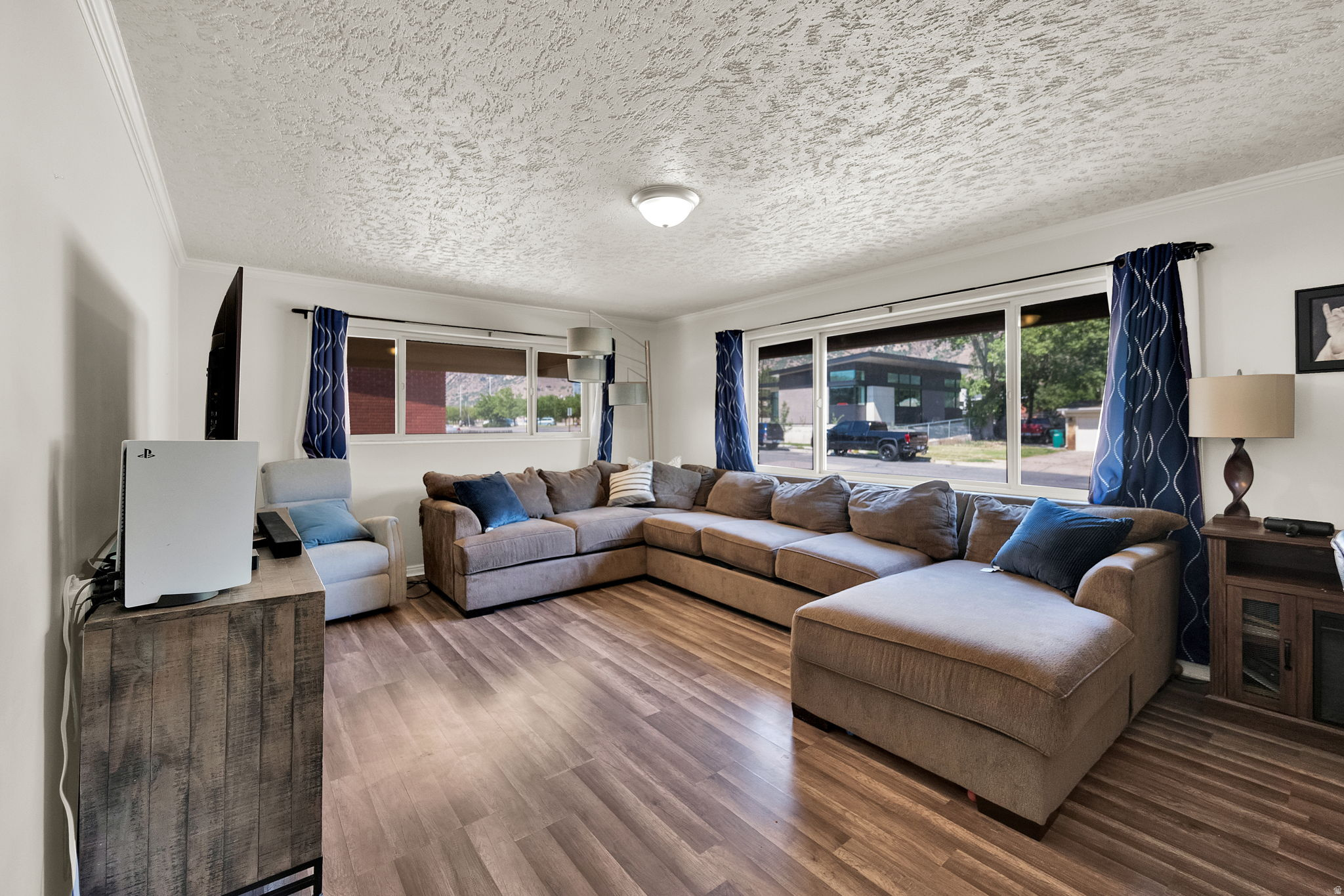 main property photo 3