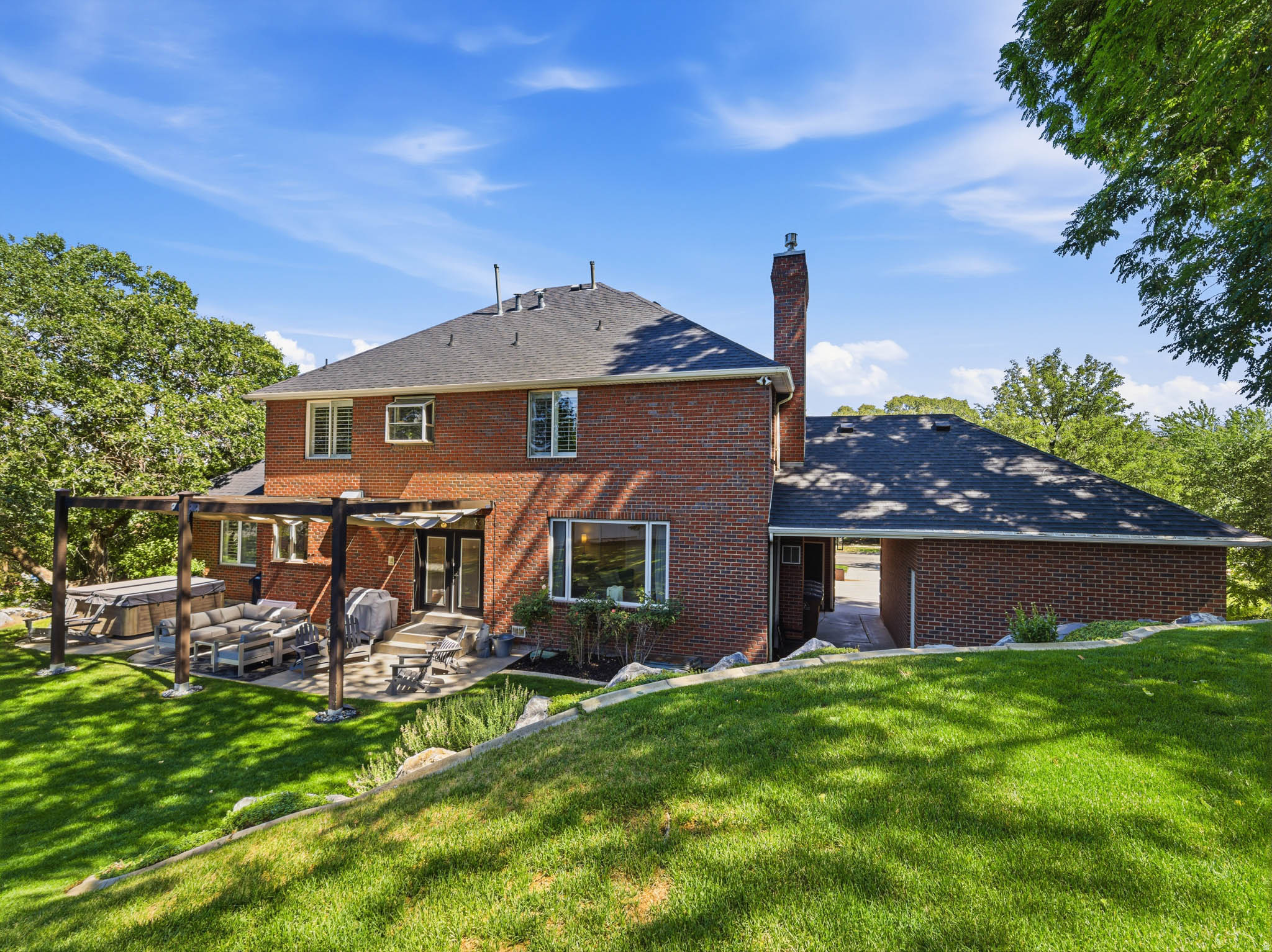 main property photo 8