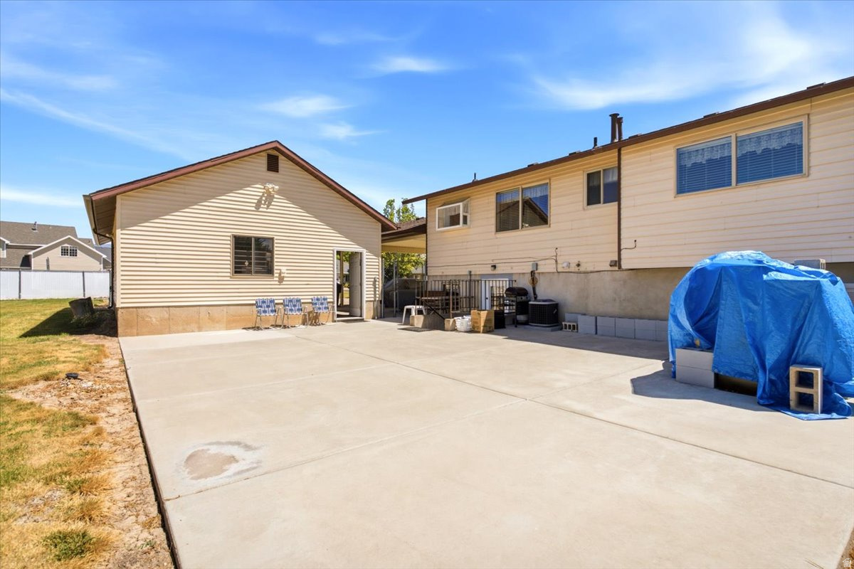 main property photo 13
