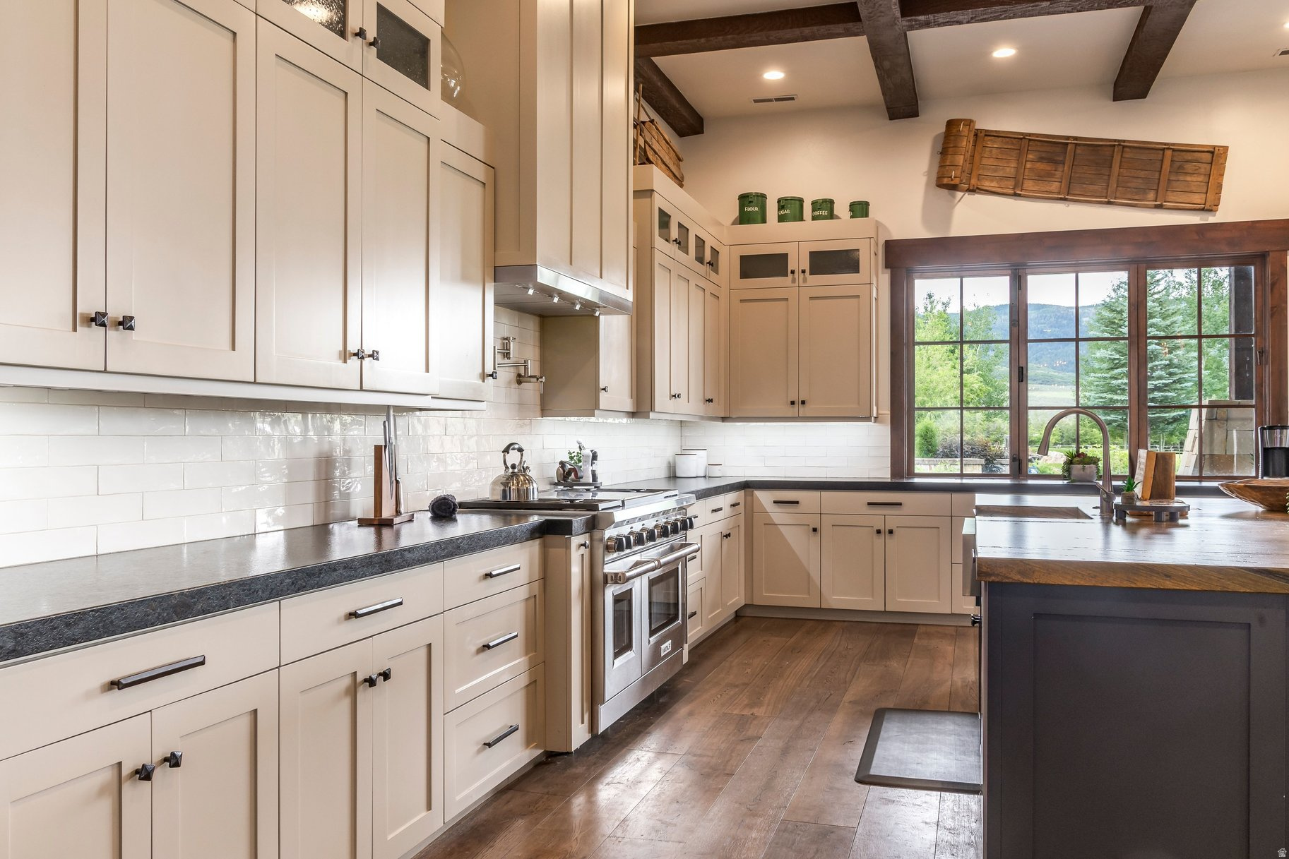 main property photo 90