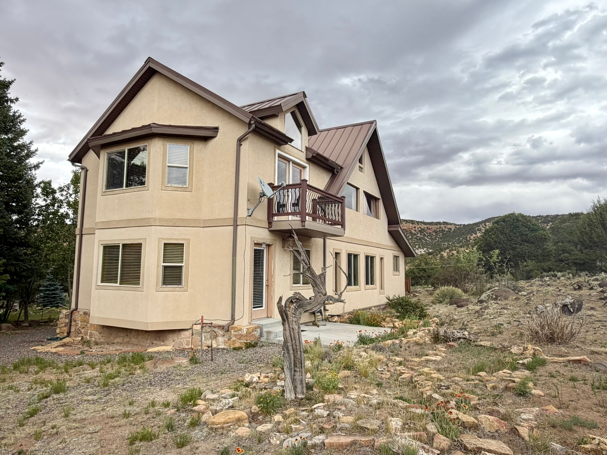 main property photo 12