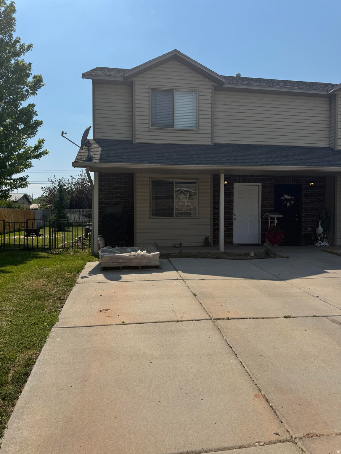main property photo 0