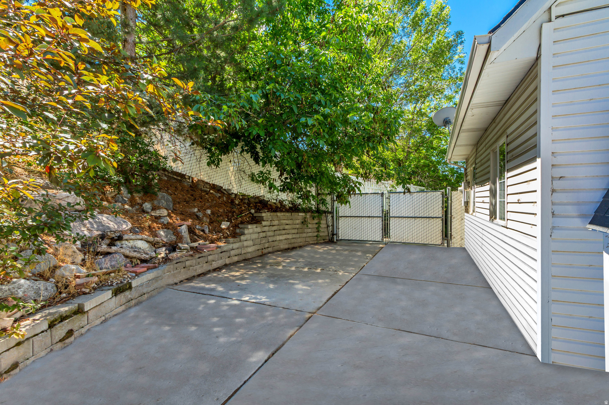 main property photo 59