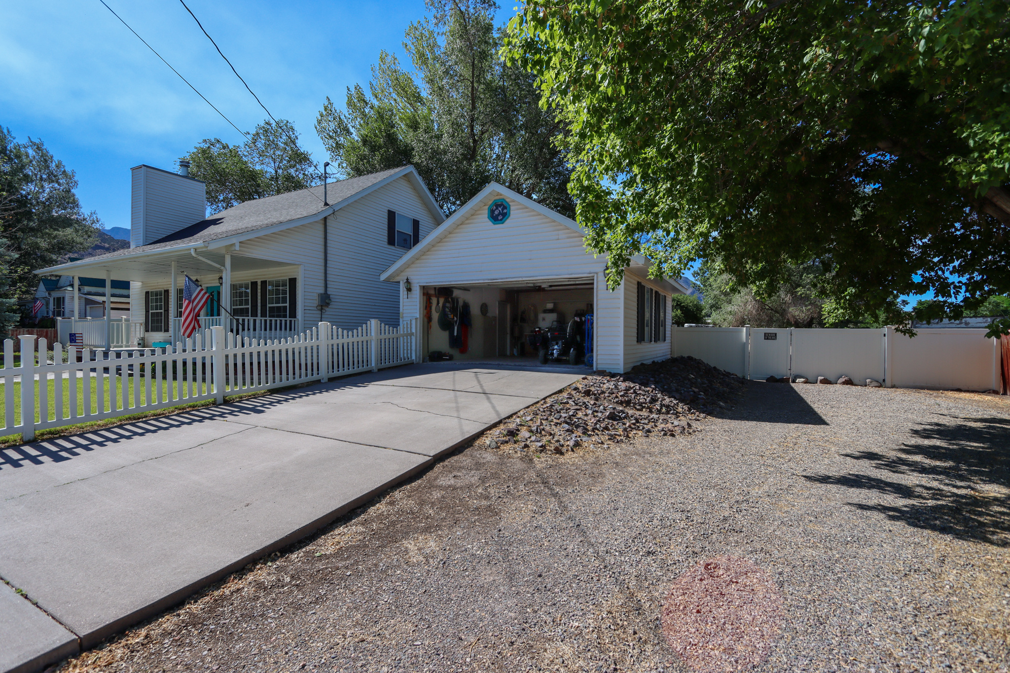 main property photo 5