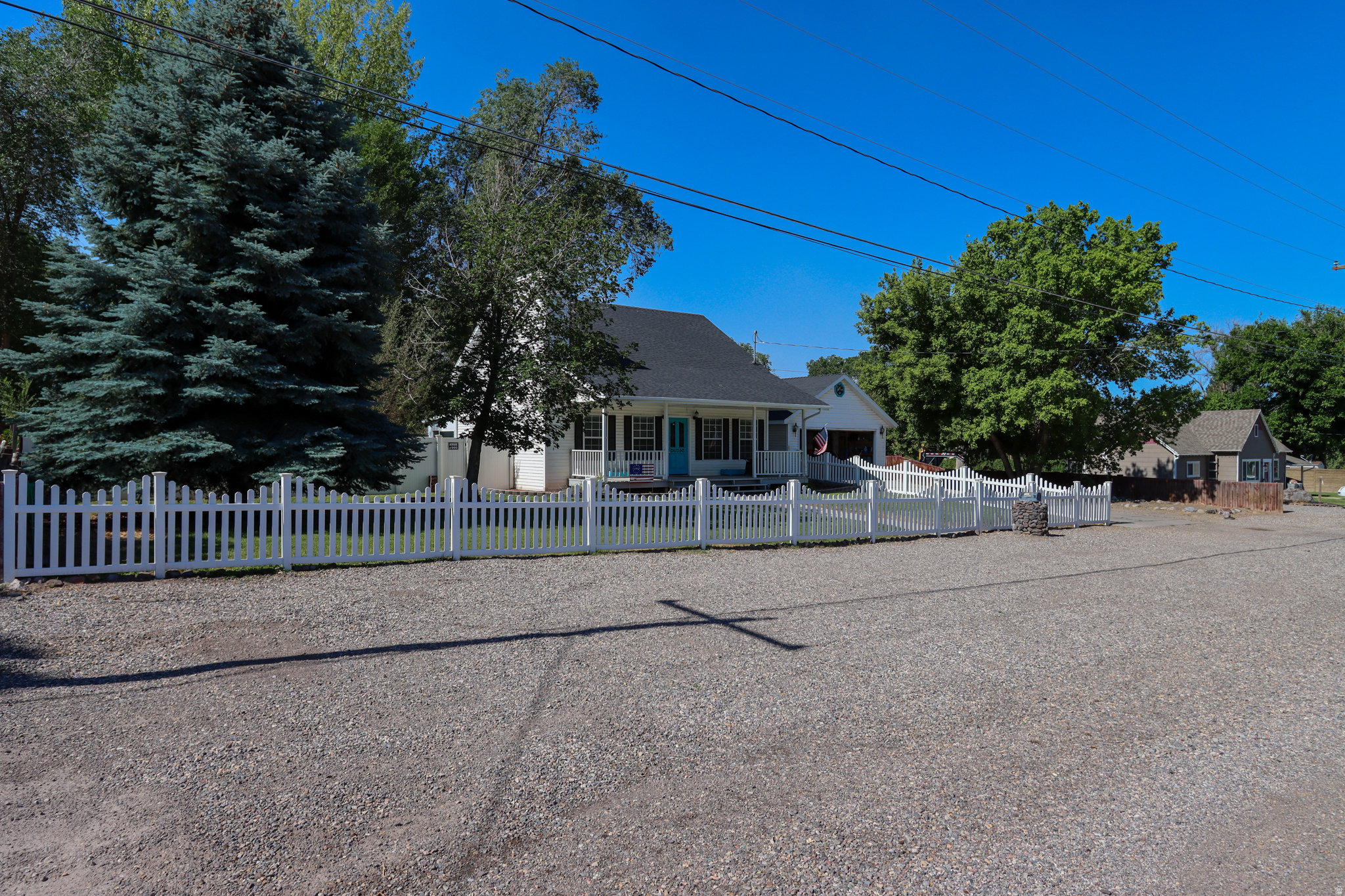 main property photo 7