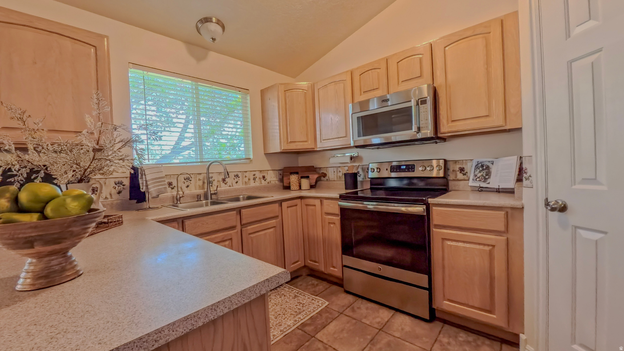 main property photo 8