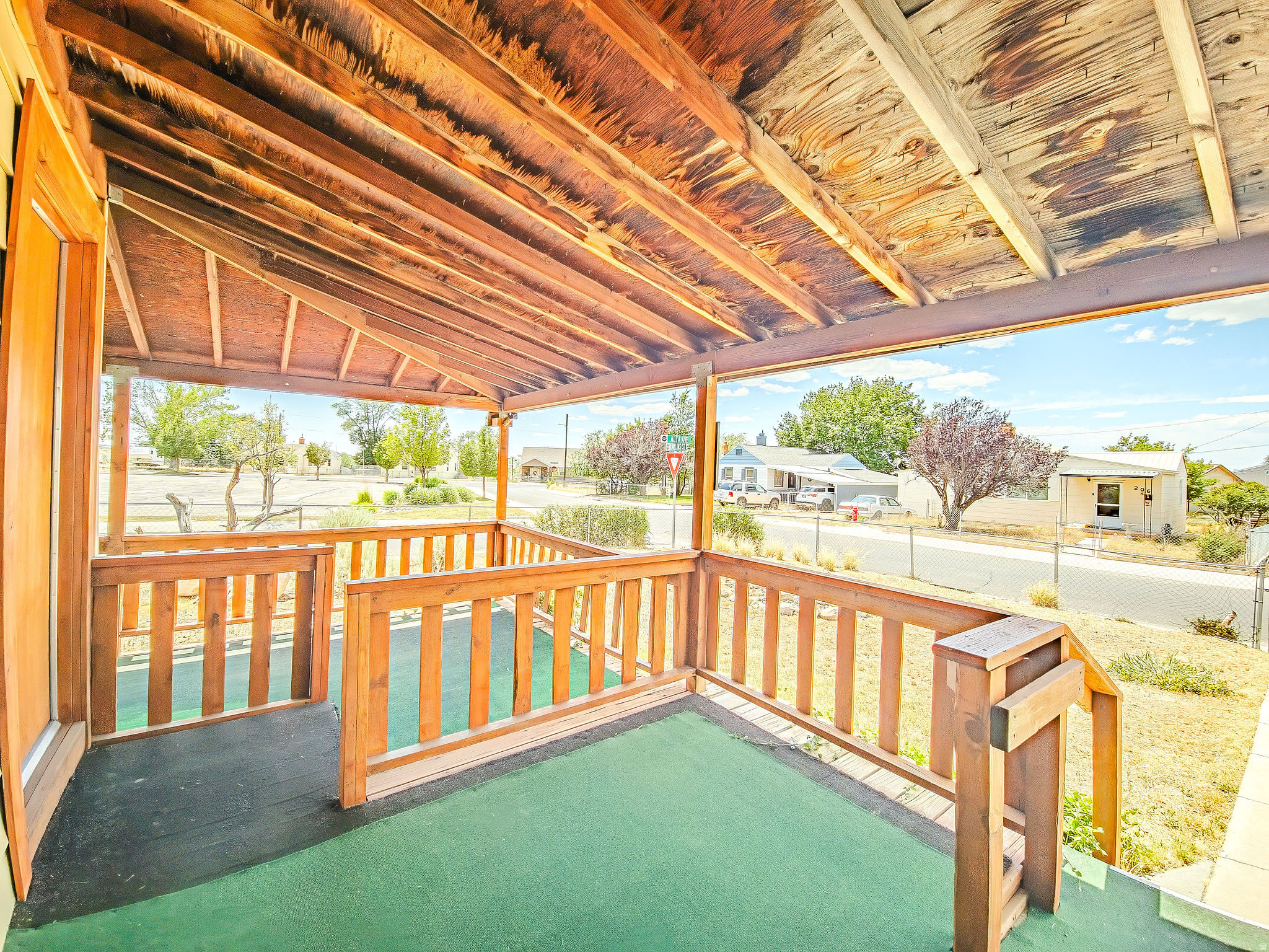 main property photo 8
