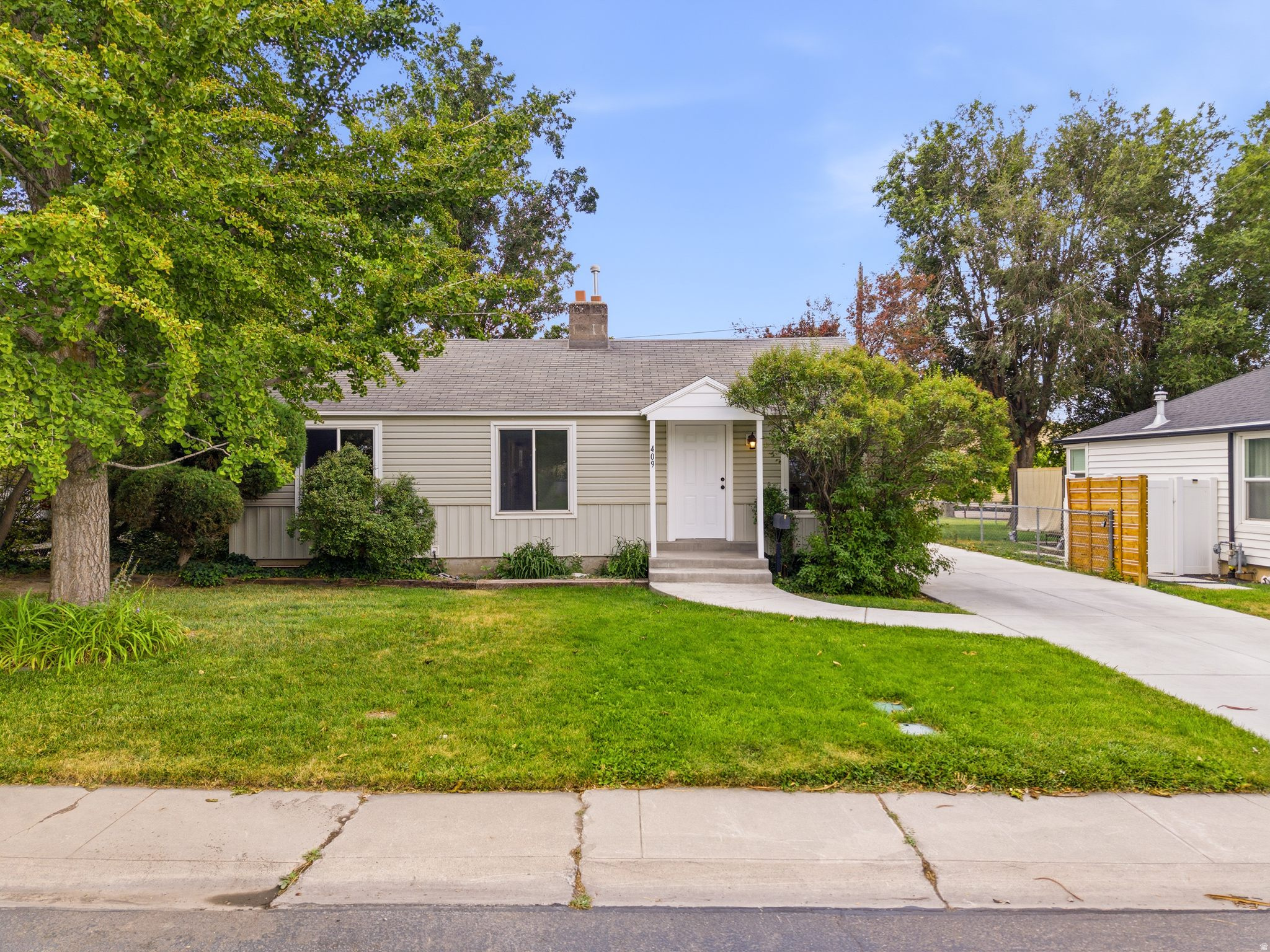 main property photo 19