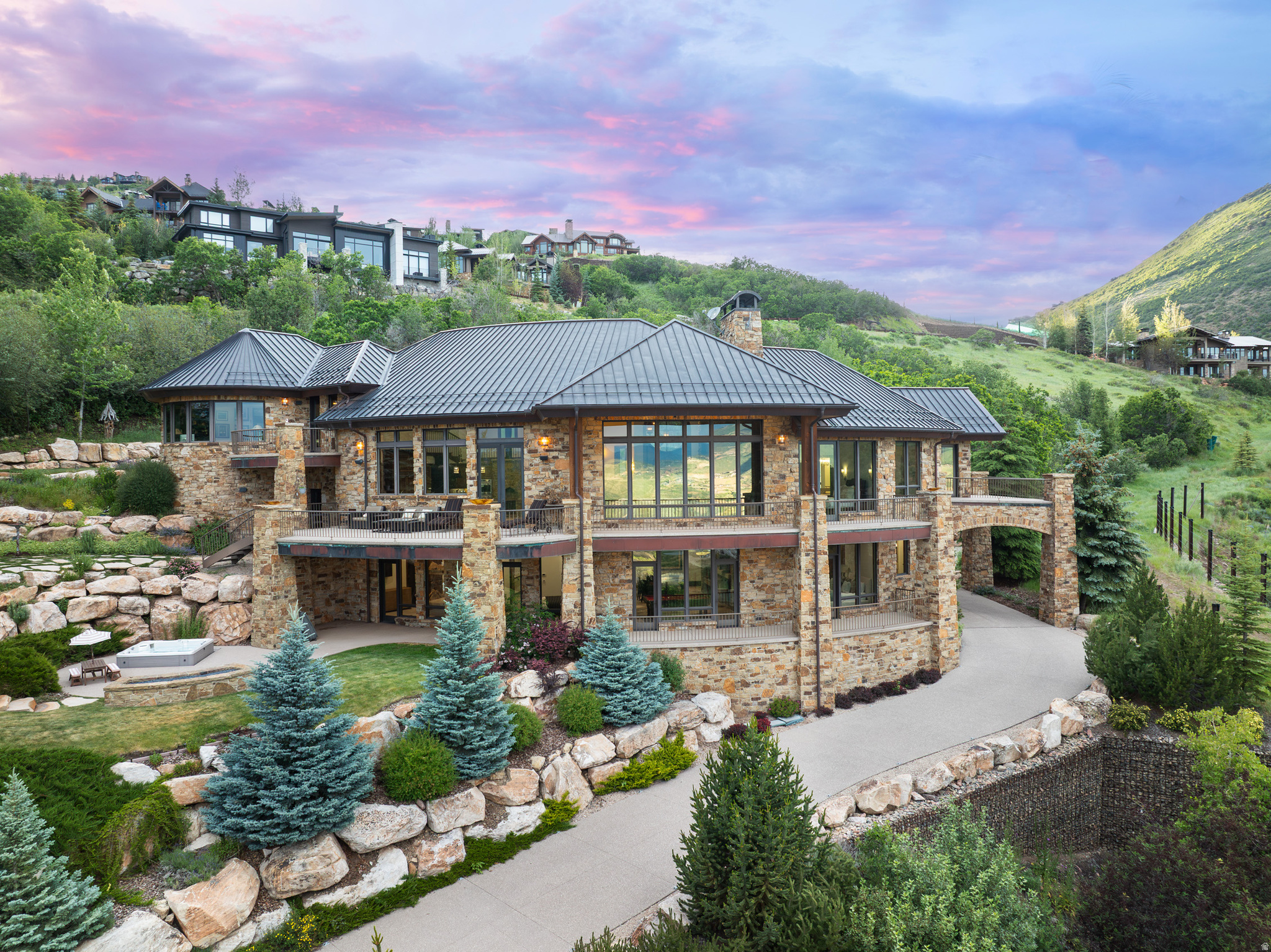 main property photo 30