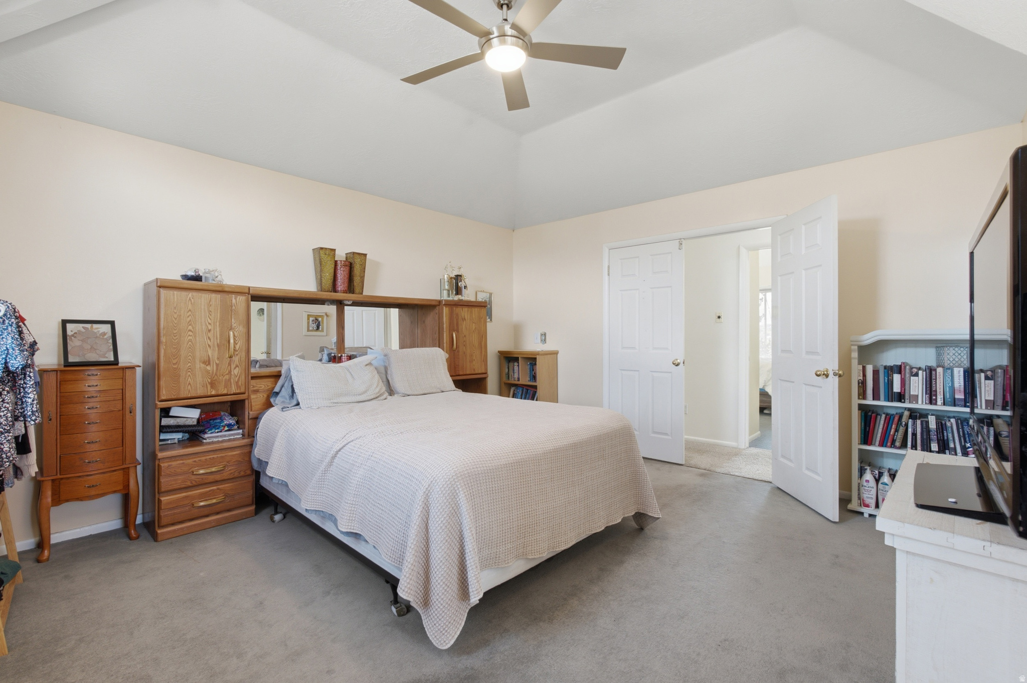main property photo 16