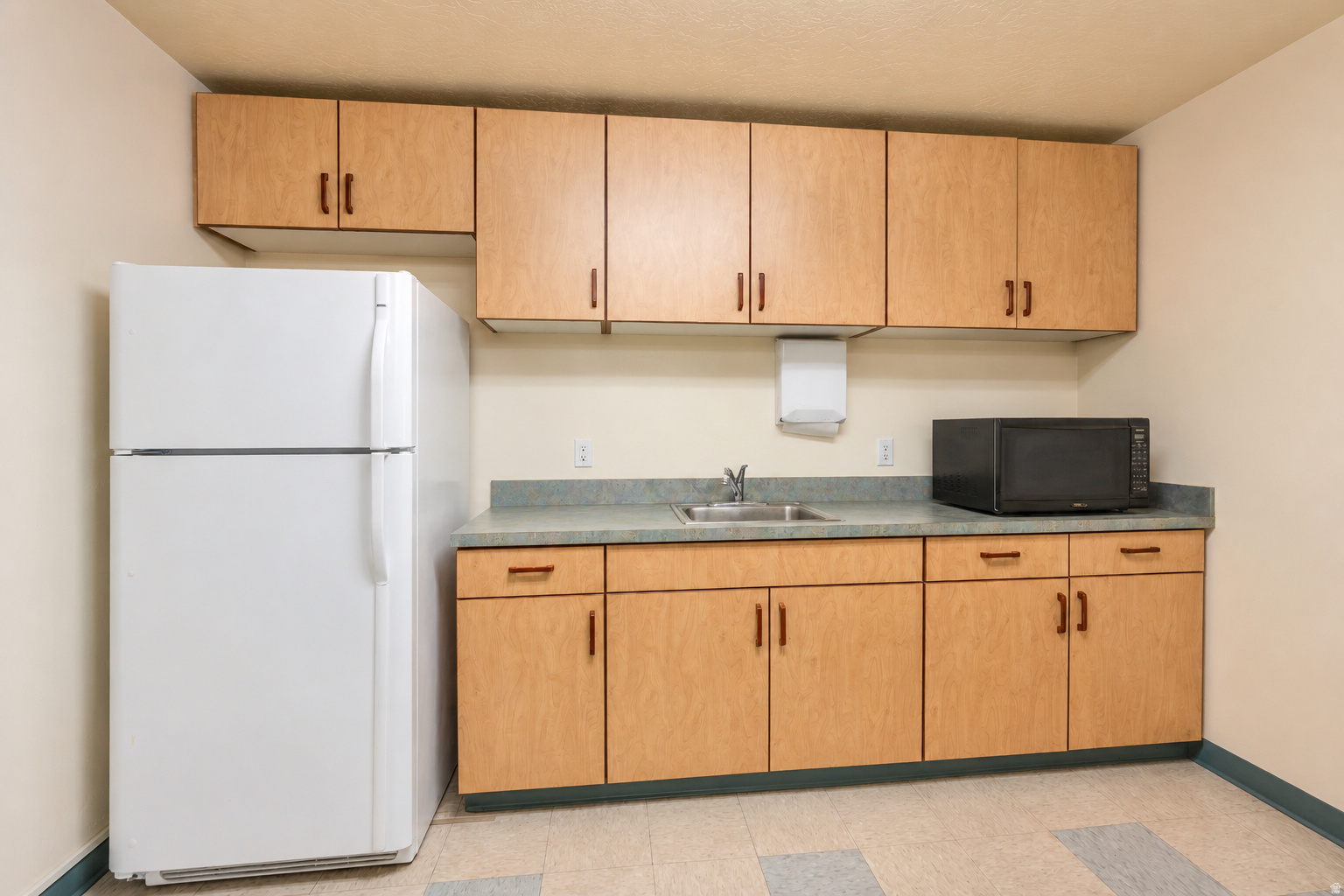 main property photo 10