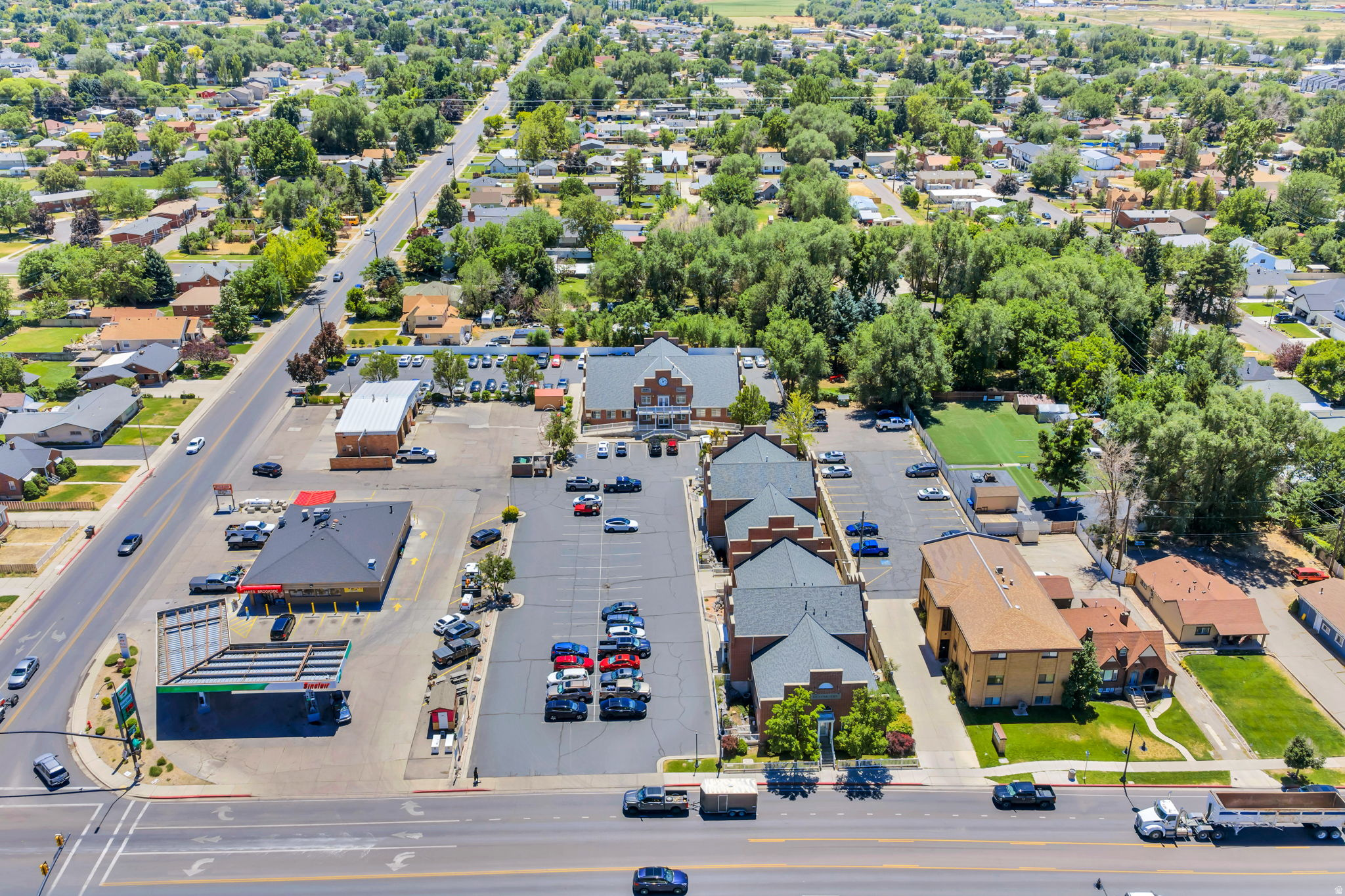 main property photo 15