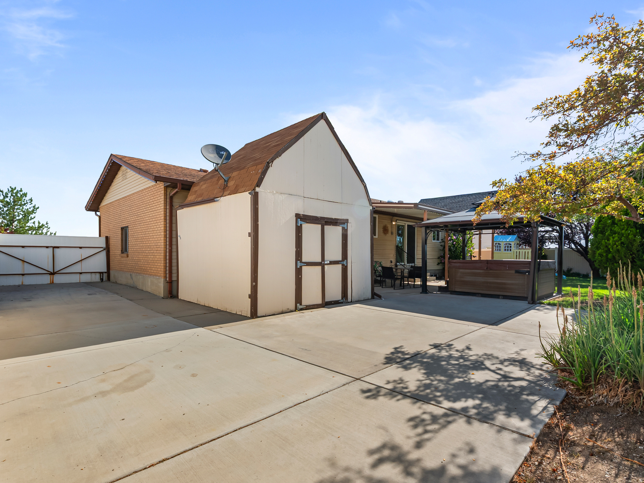 main property photo 26