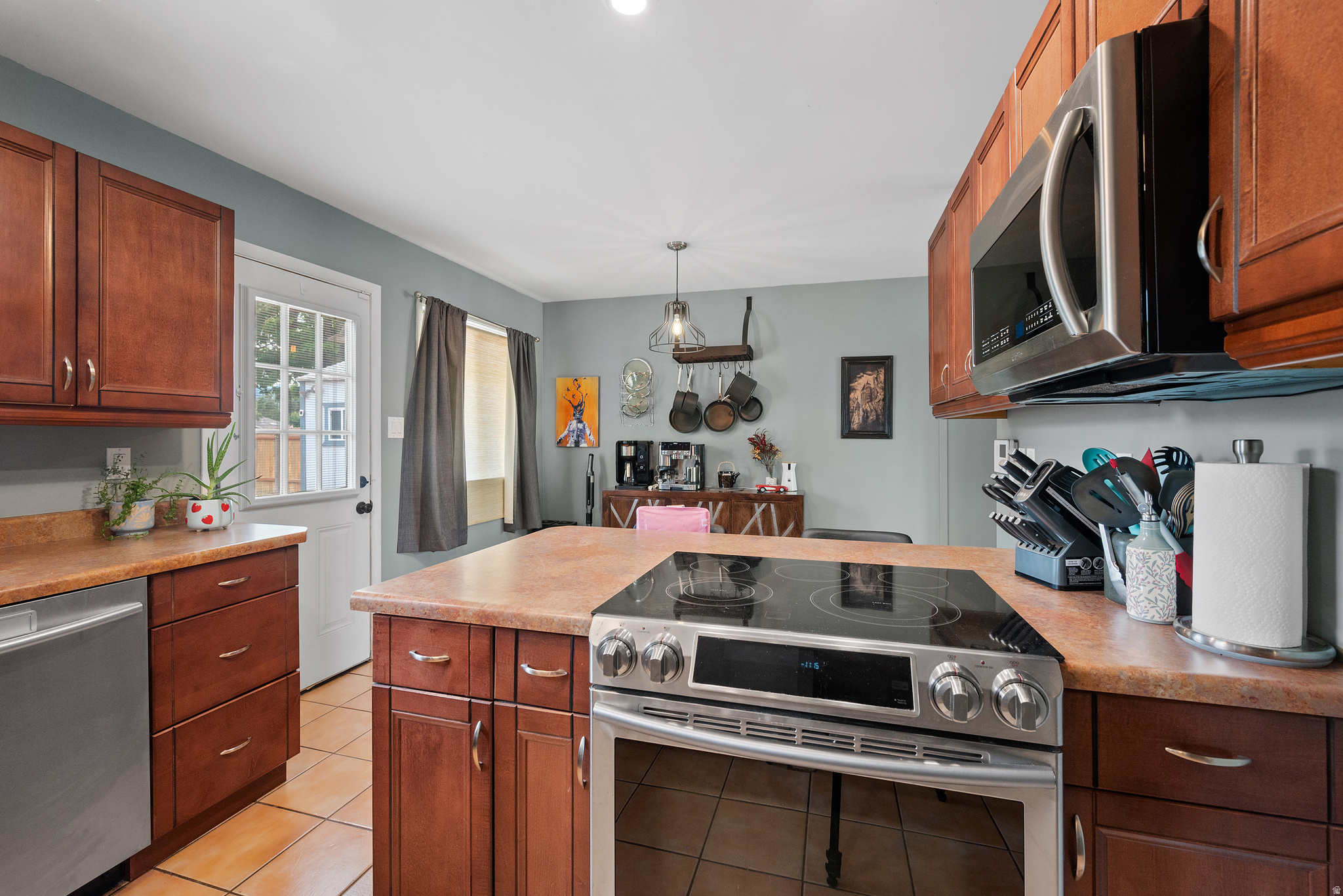 main property photo 8
