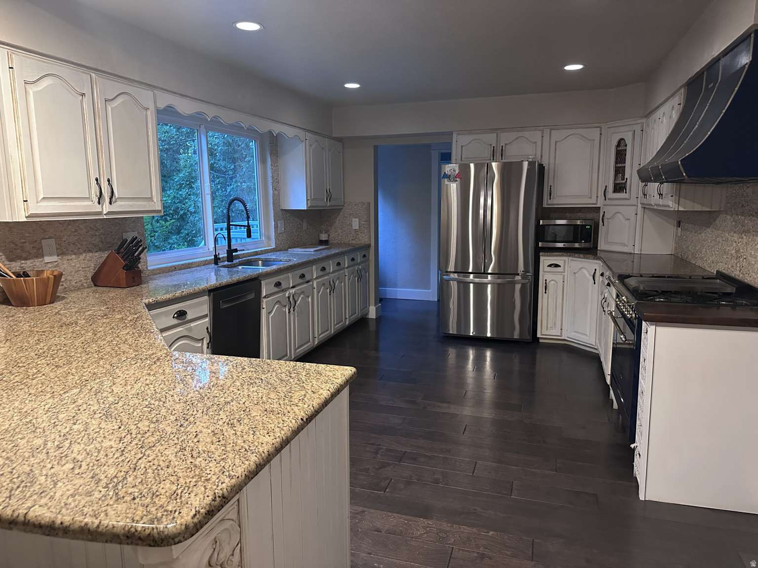 main property photo 41