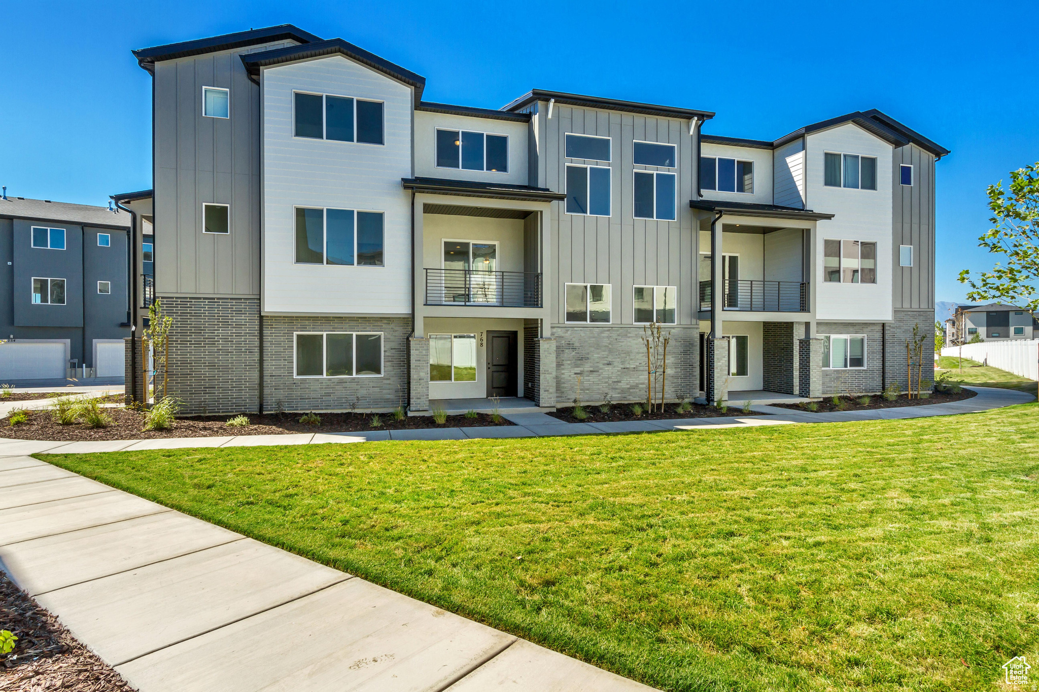 main property photo 0