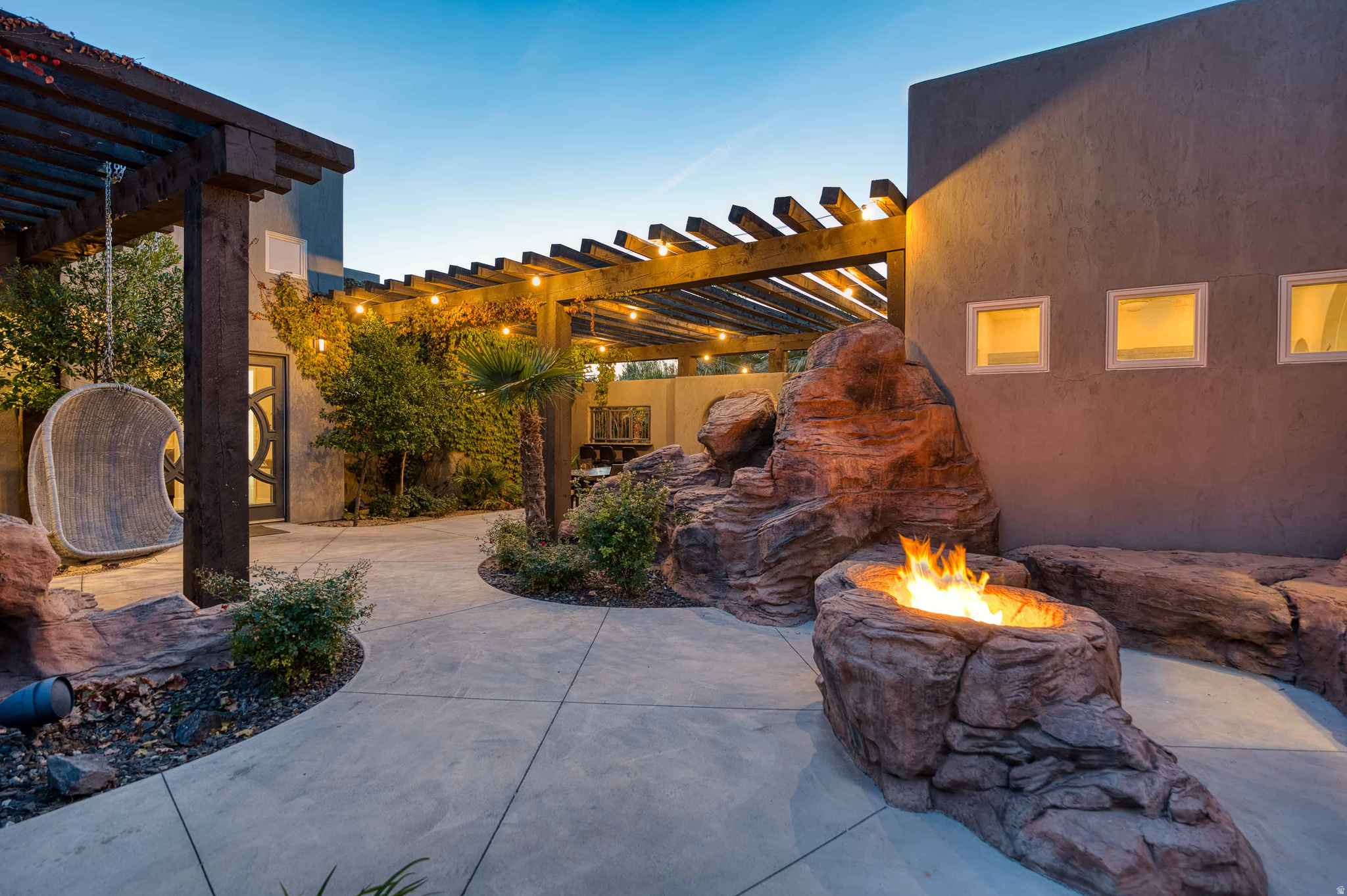 main property photo 3