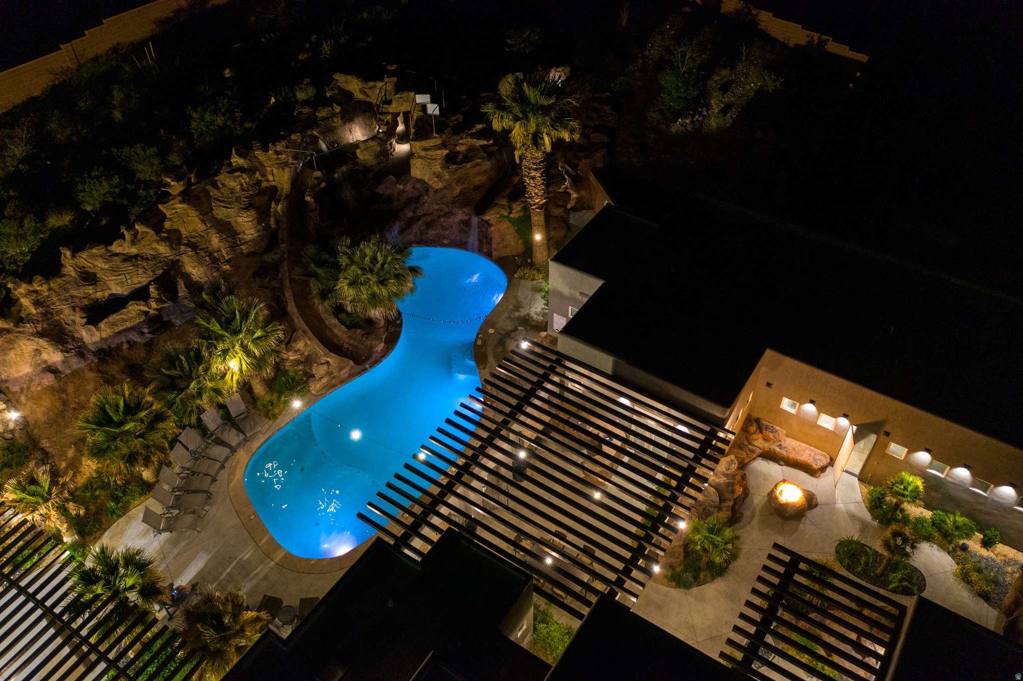 main property photo 40