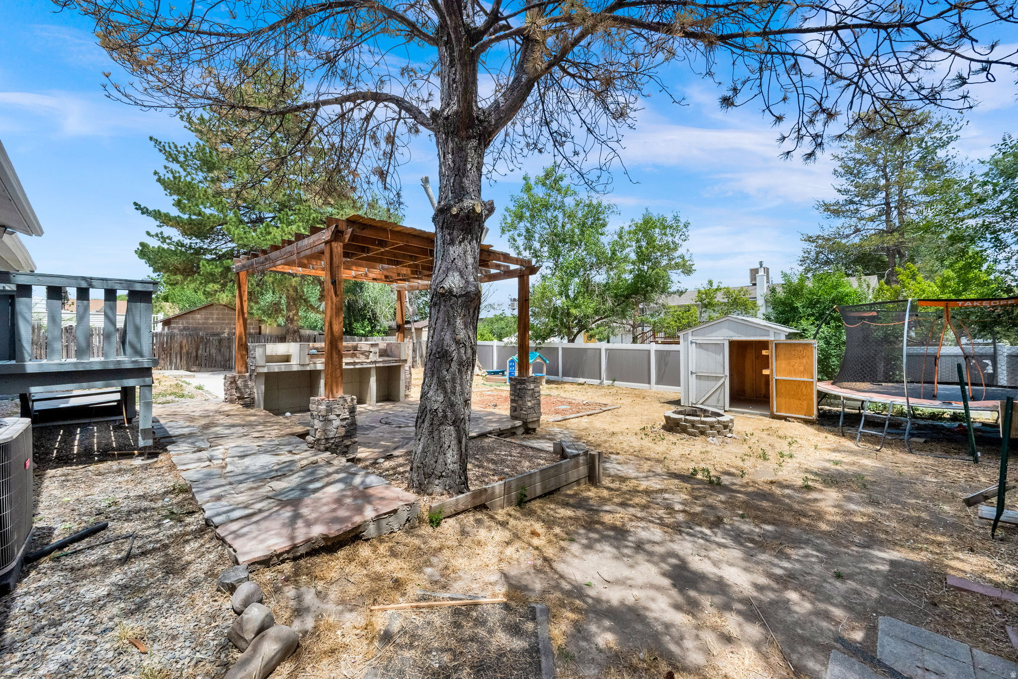 main property photo 18