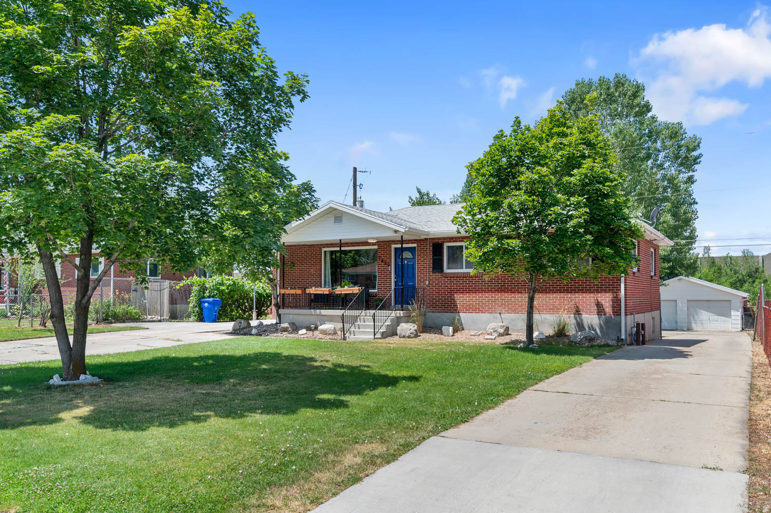 main property photo 0