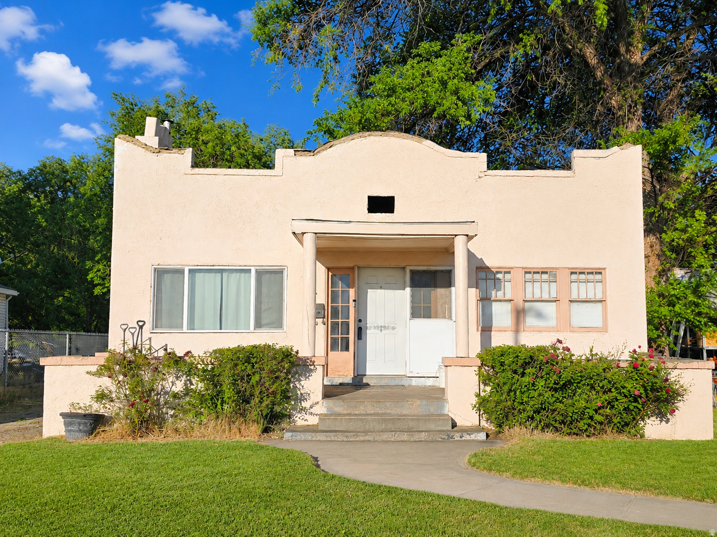 main property photo 0