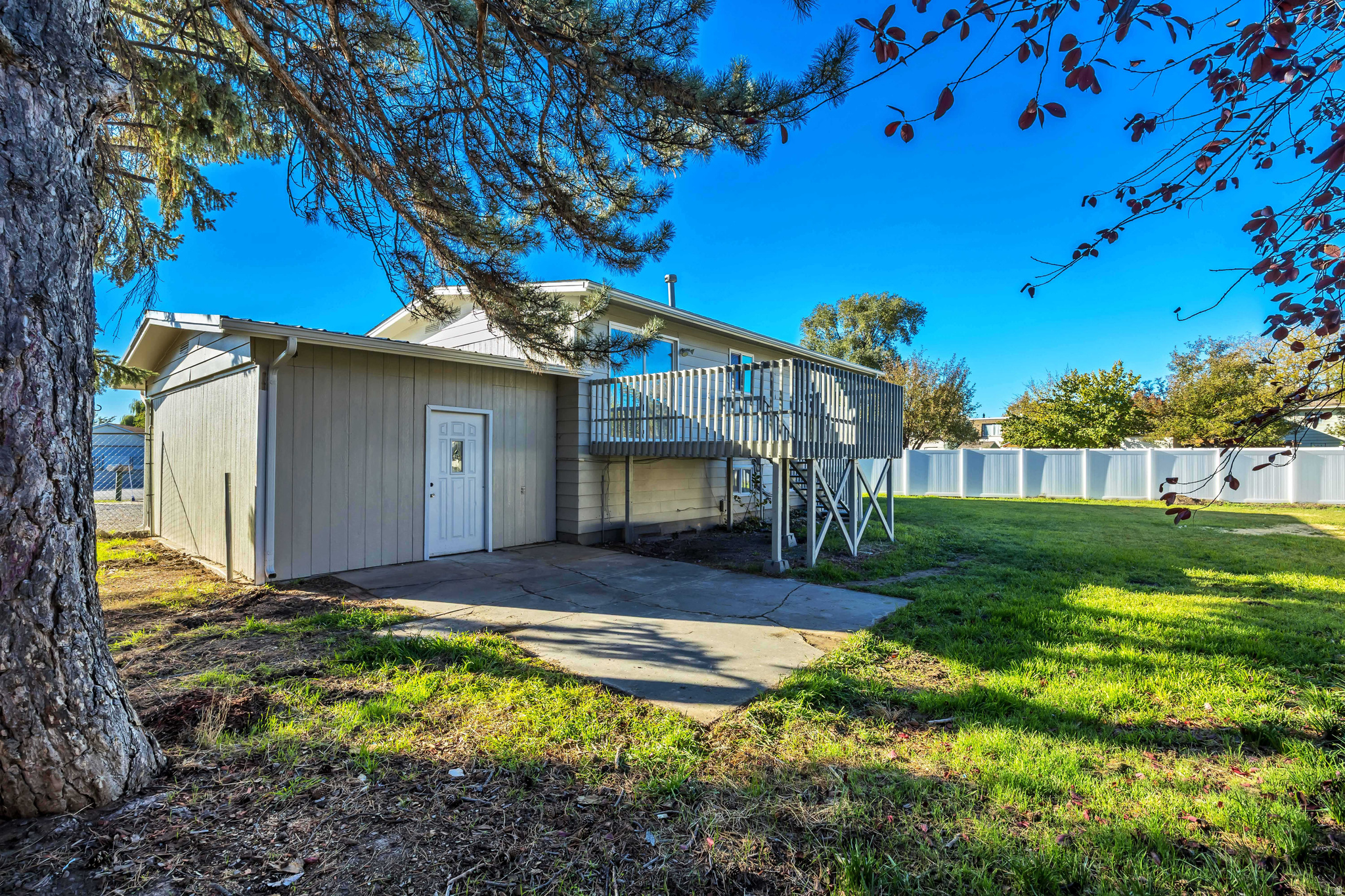 main property photo 26
