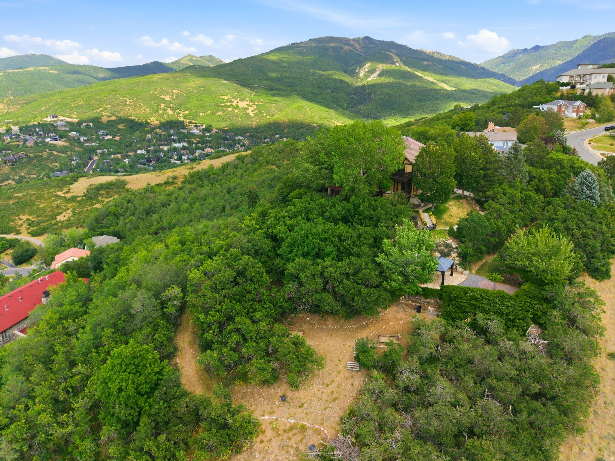 main property photo 123