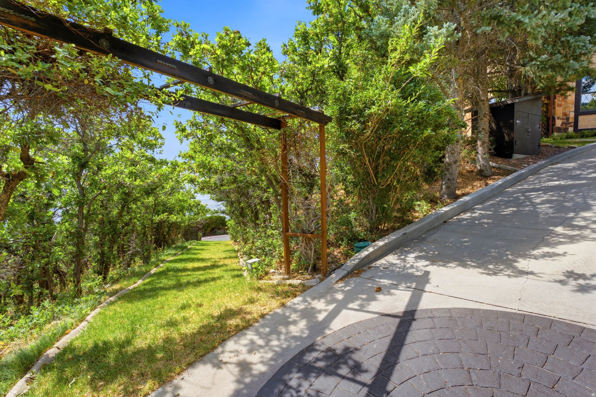 main property photo 99