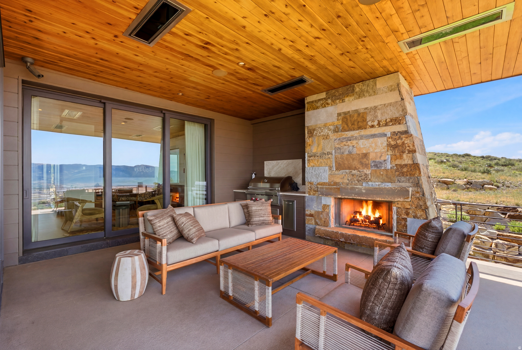 main property photo 51