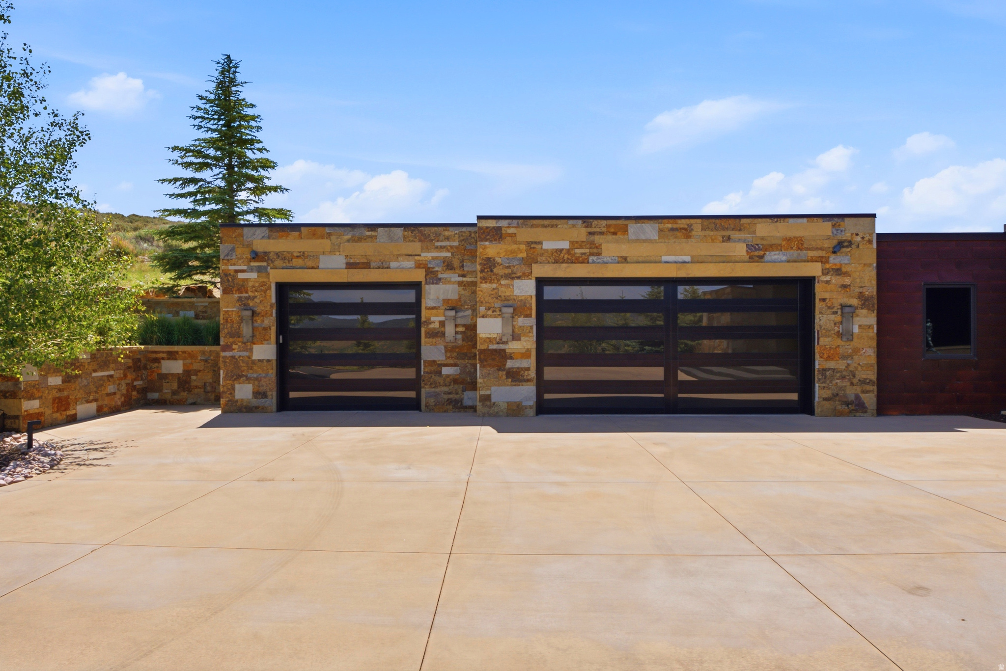main property photo 58
