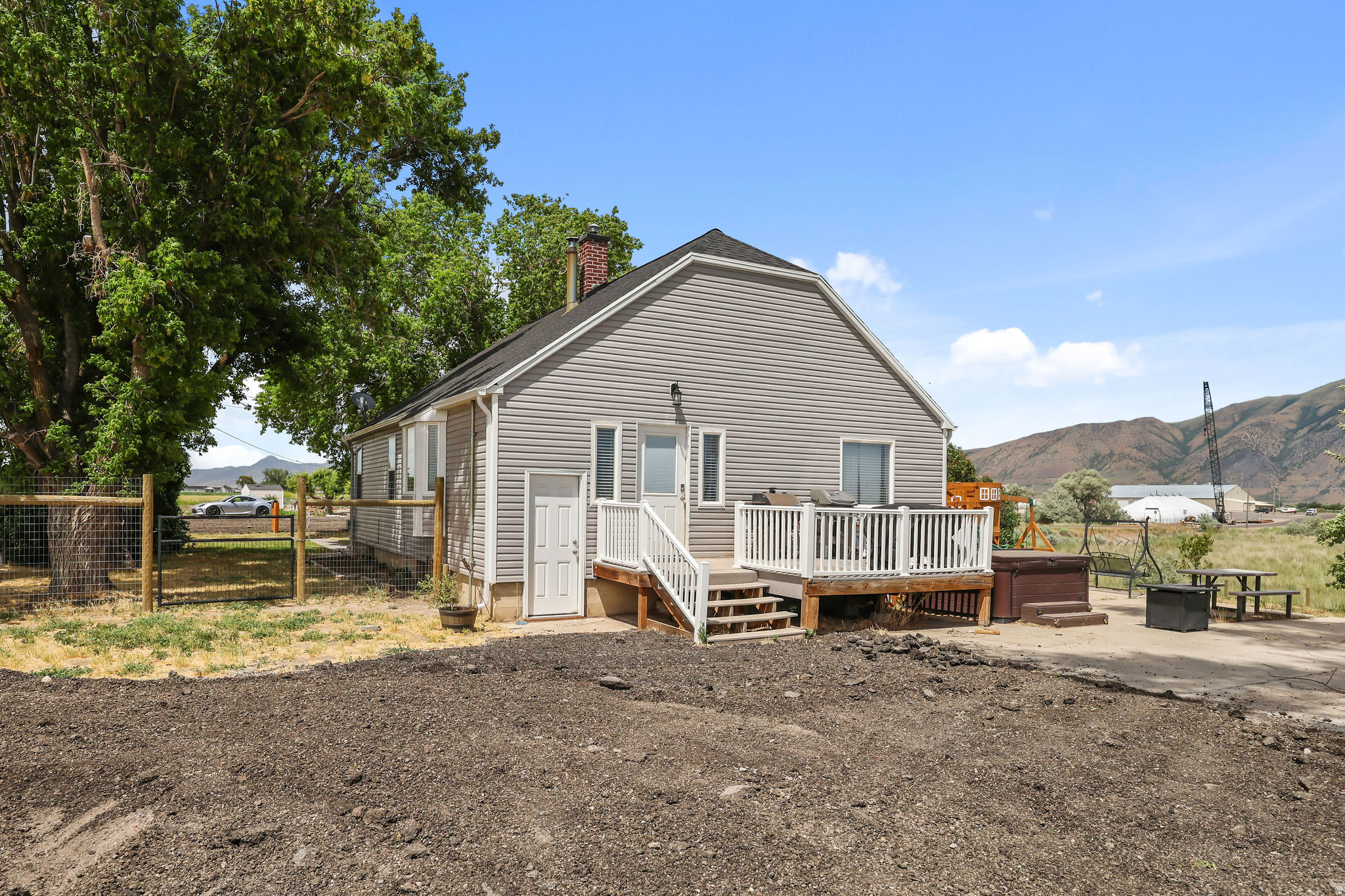 main property photo 23