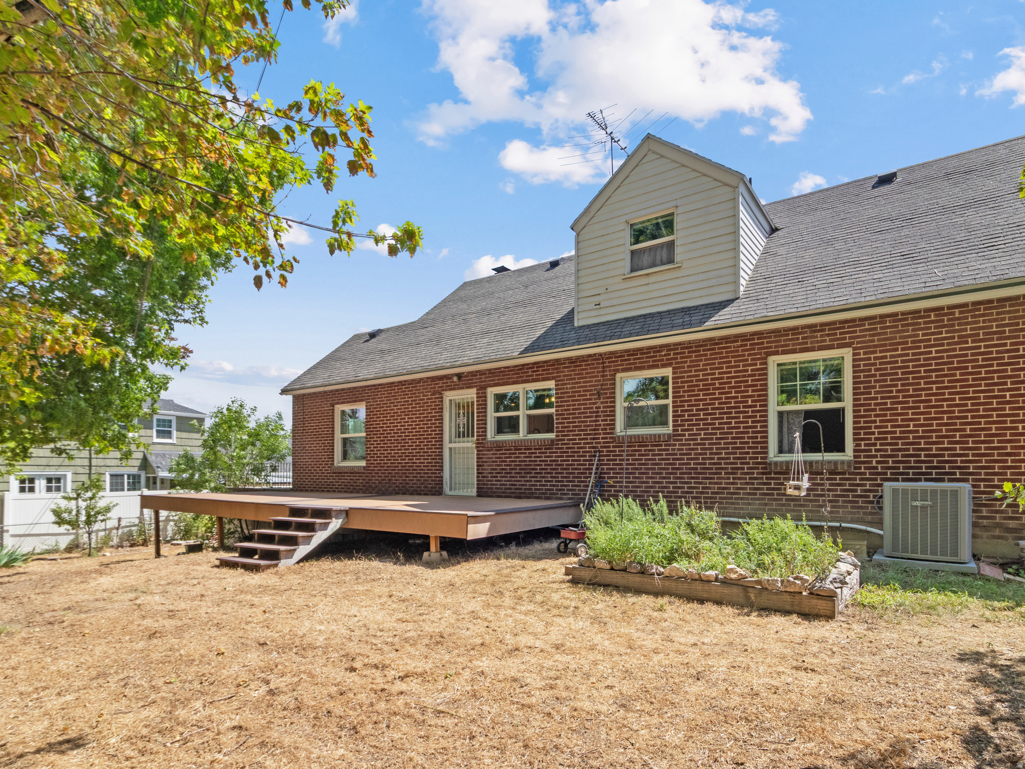 main property photo 22