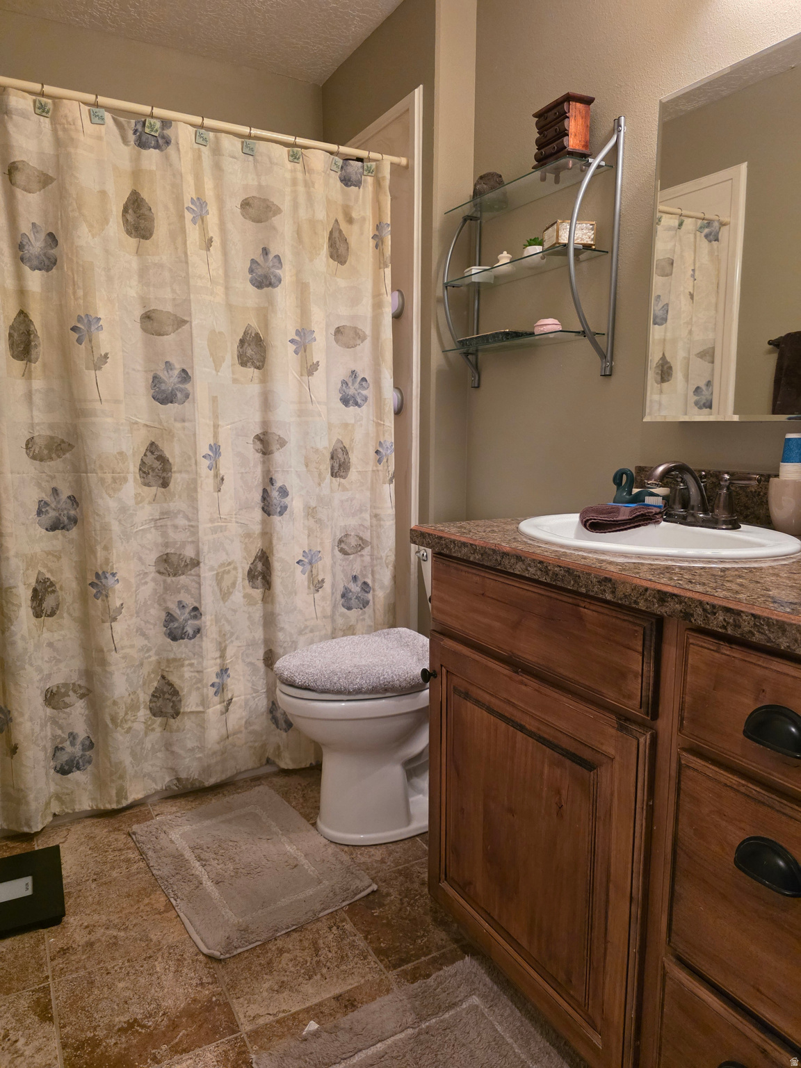 main property photo 16